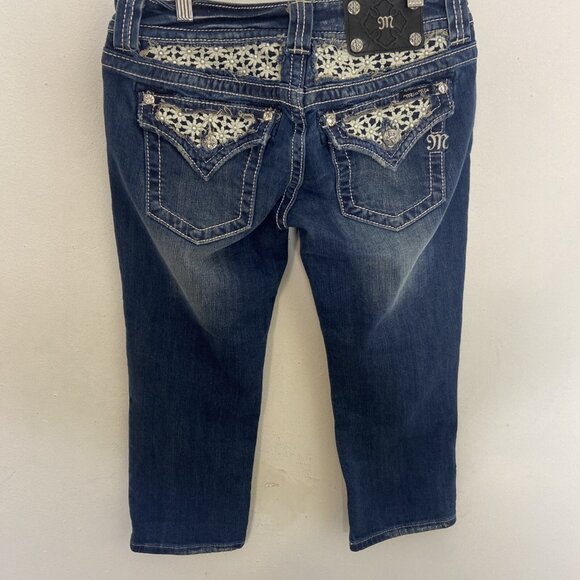 Miss Me Cuffed Capri Women’s Distressed Blue Jeans Size 28 Daisy - Picture 3 of 8